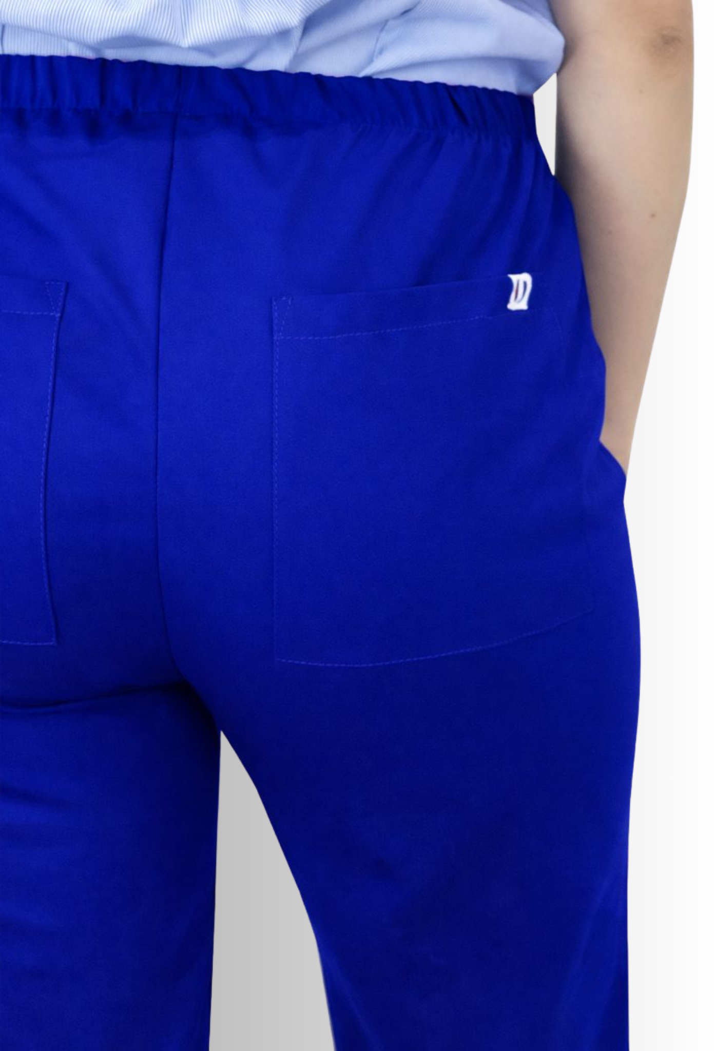 Pantalón para Mujer Antifluido, Anticloro y Spandex con Bolsas Traseras | SOZU