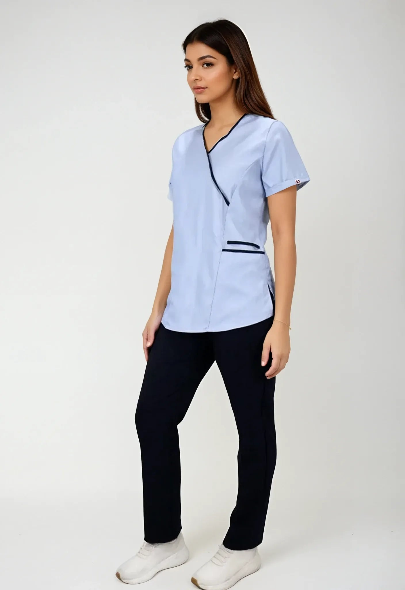 Uniforme de Limpieza Lineas Azules para Mujer de Filipina y Panatalón | SOZU