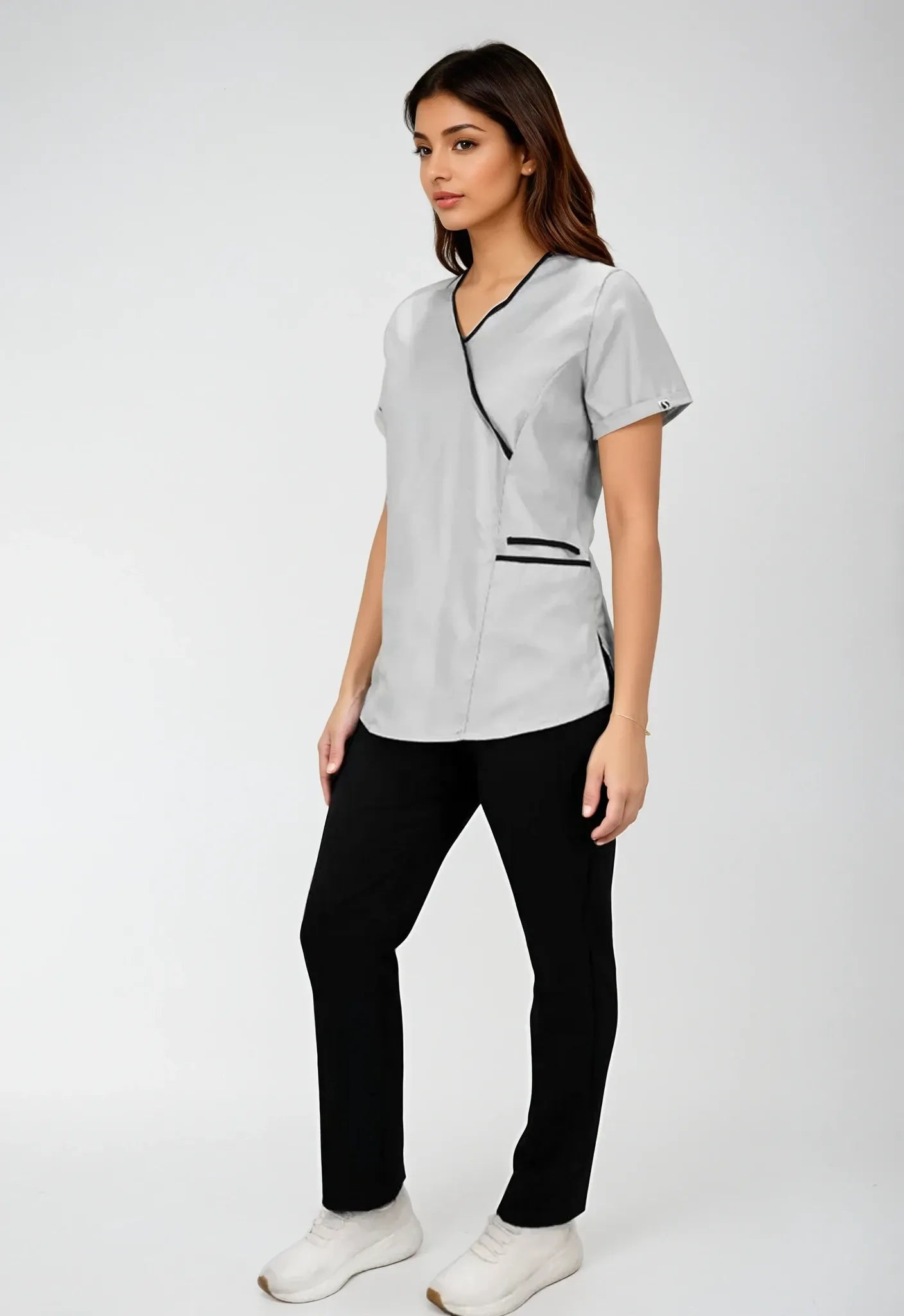 Uniforme de Limpieza Lineas Negras para Mujer de Filipina y Panatalón | SOZU